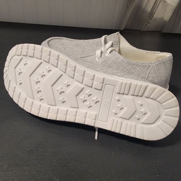 Gray Slip On Loafers Beach Vacation Wallaby Shoes Size Euro 39 - Picture 5 of 6